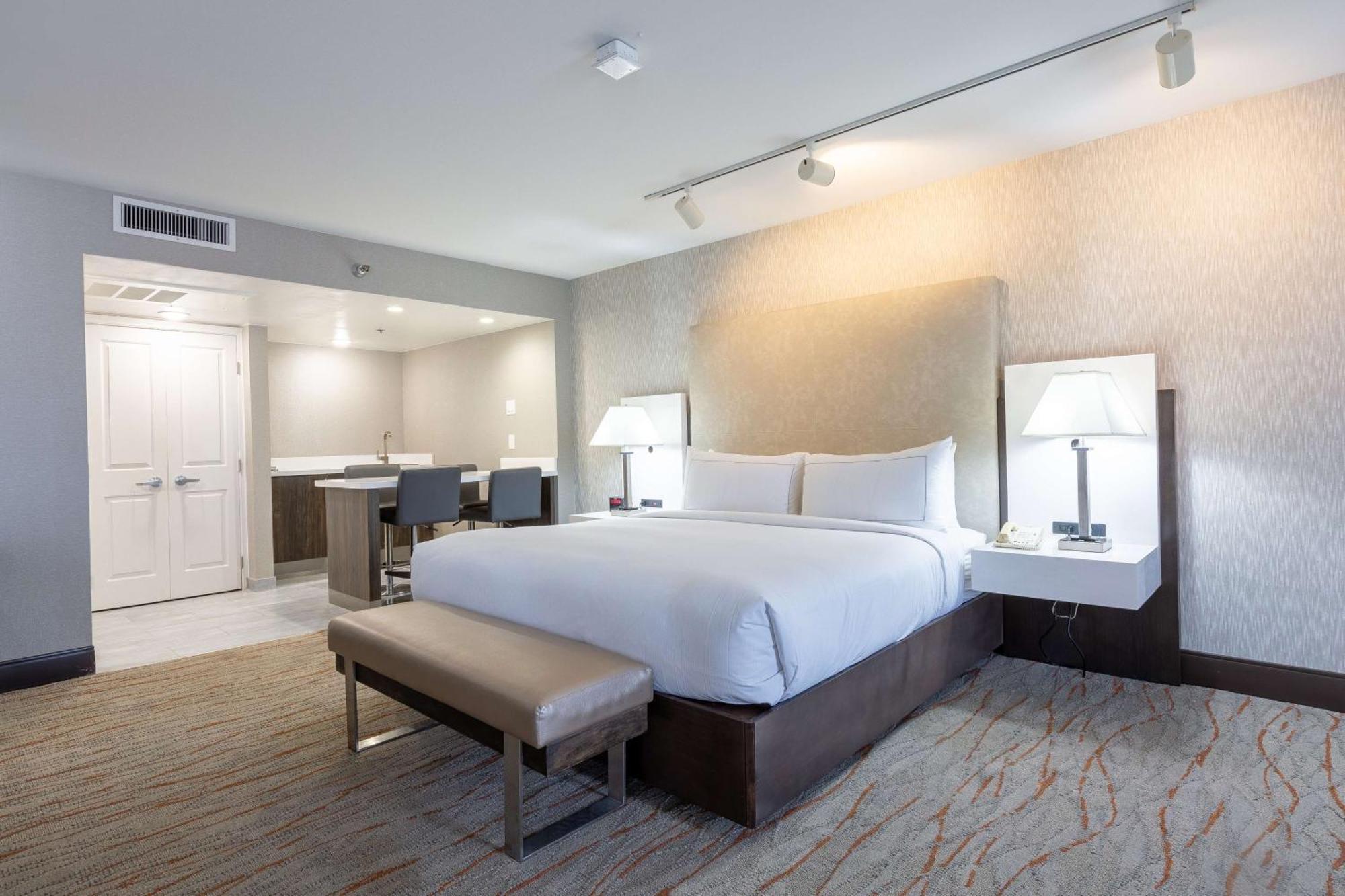 Doubletree By Hilton Dallas/Richardson Exterior photo