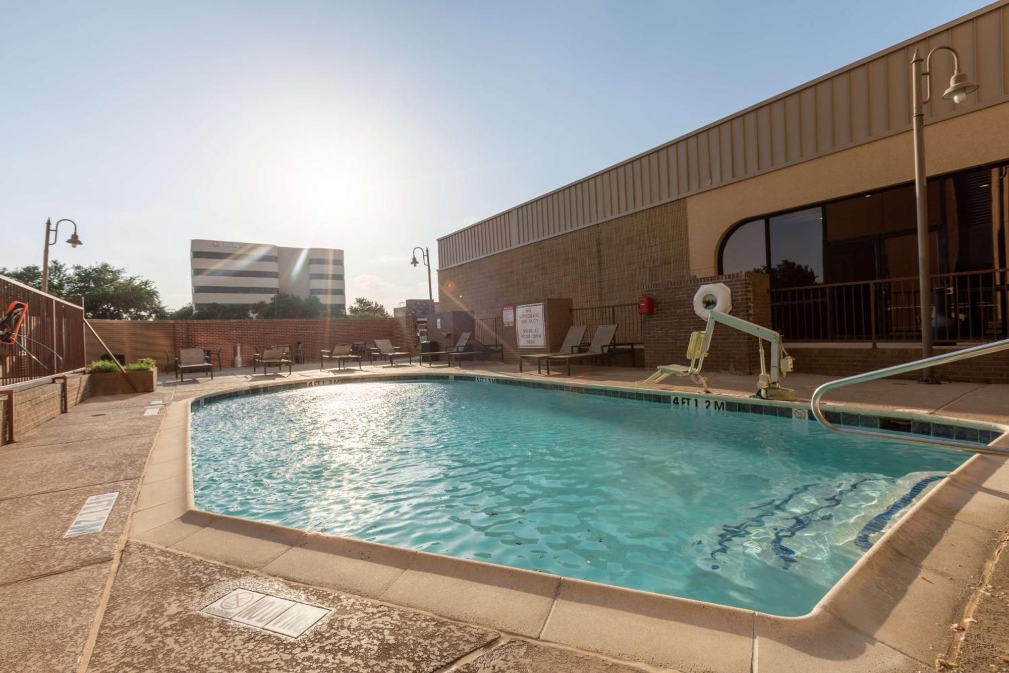 Doubletree By Hilton Dallas/Richardson Exterior photo