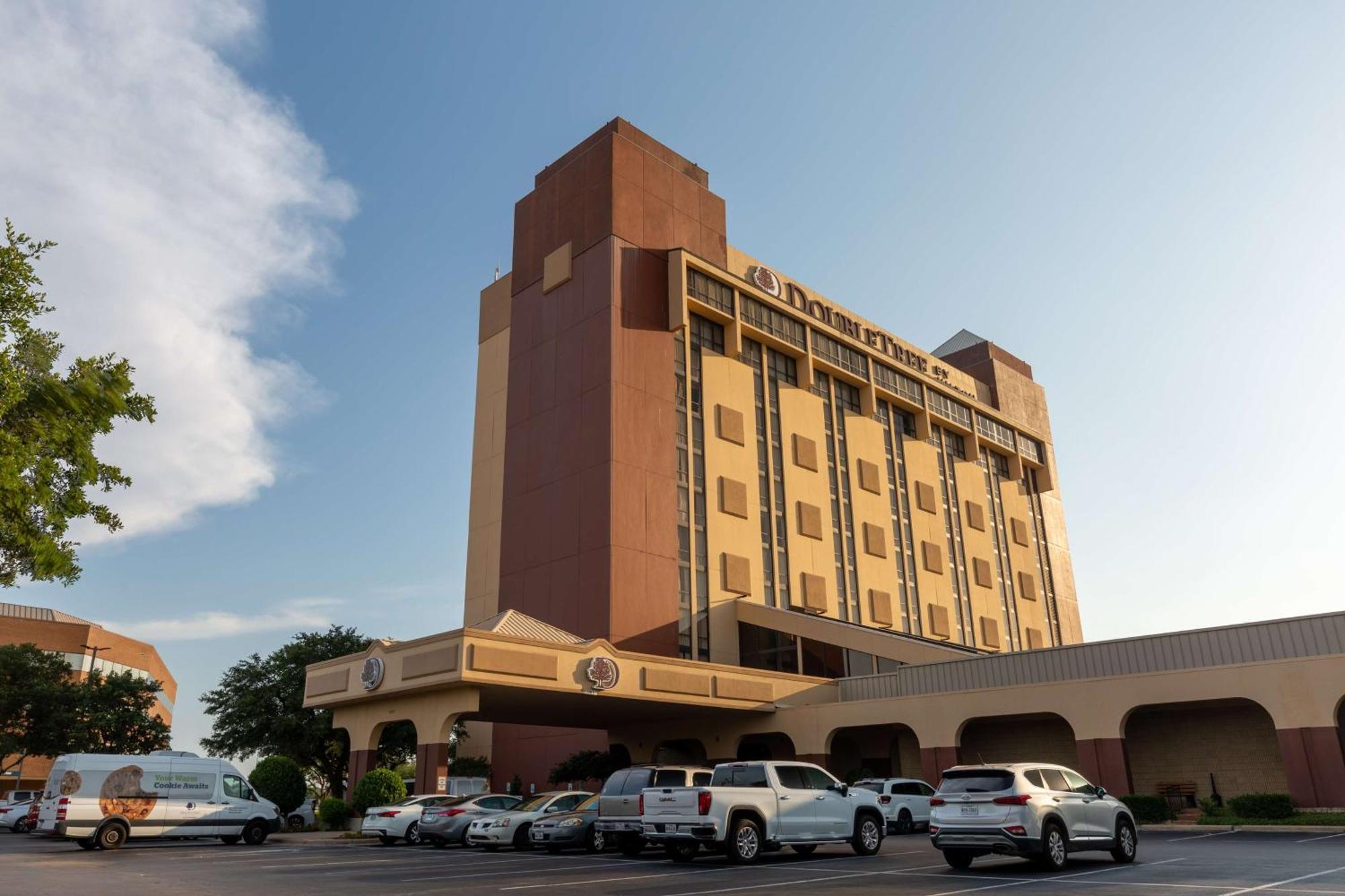 Doubletree By Hilton Dallas/Richardson Hotel Exterior photo